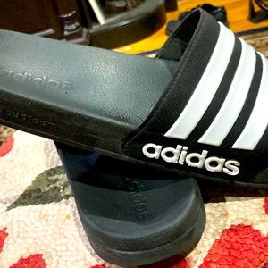 1 Pair of Adidas slides good condition